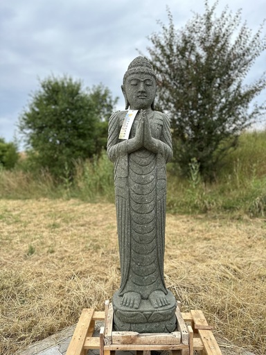 Stehender Buddha mit Namaste Mudra aus Greenstone, handgeschlagen, Unikat aus Bali